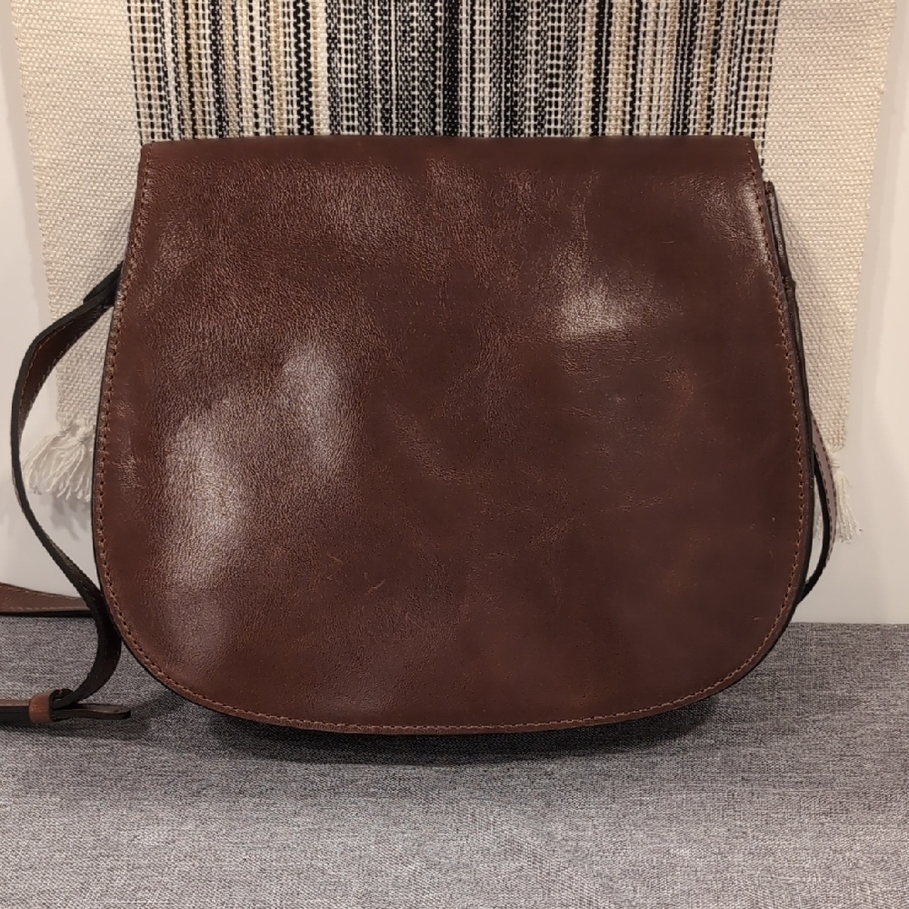 Elegant Brown Leather Shoulder Bag